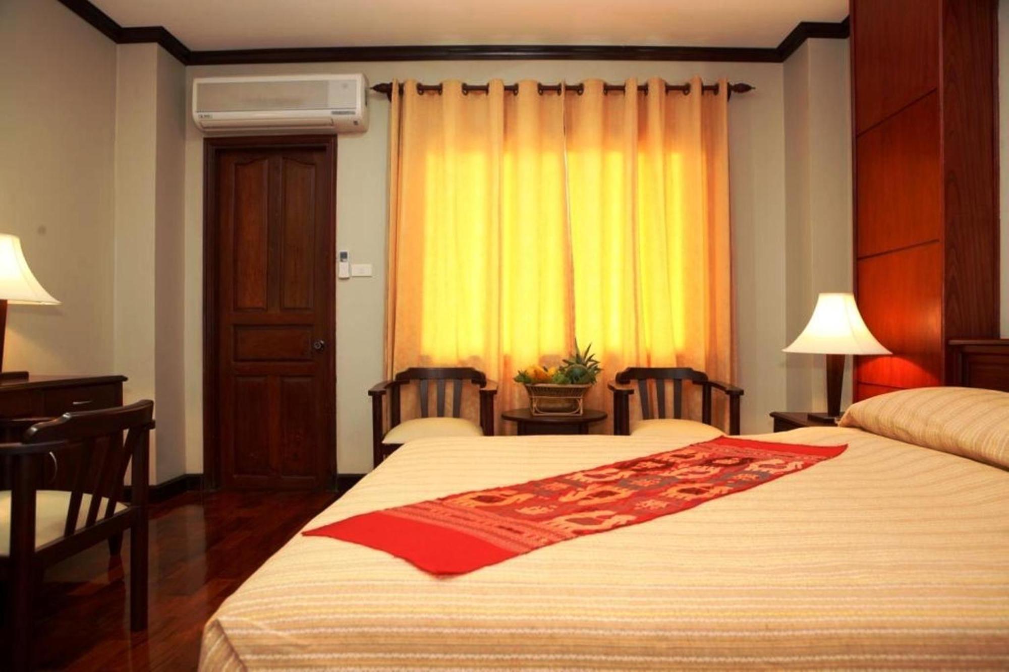 Vansana Riverside Hotel Vientiane Exteriör bild